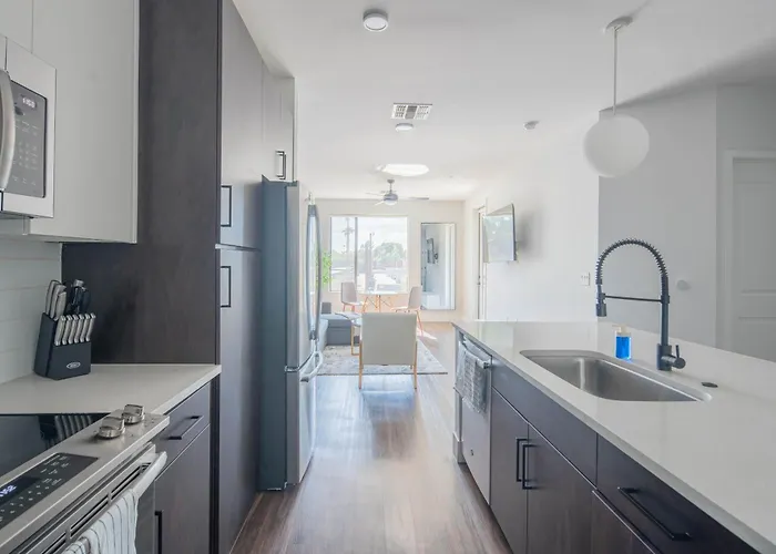 Oasis 1bd With Pool Gym & Parking * Tempe