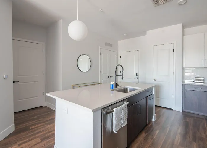 Apartment Oasis 1bd With Pool Gym & Parking *