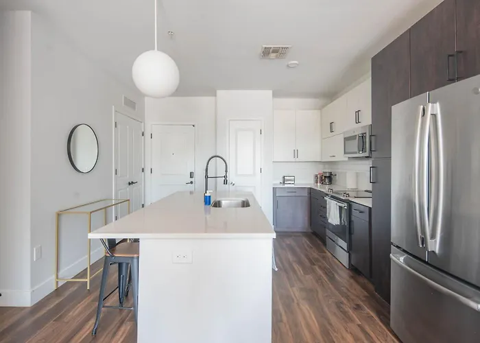 Oasis 1bd With Pool Gym & Parking *