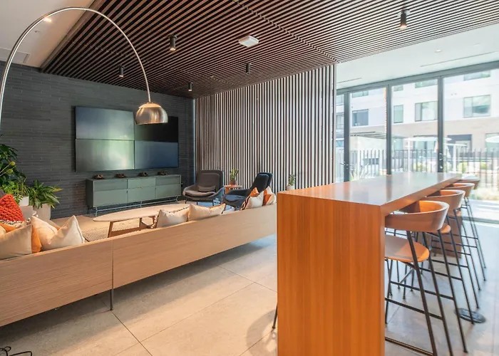 Oasis 1bd With Pool Gym & Parking